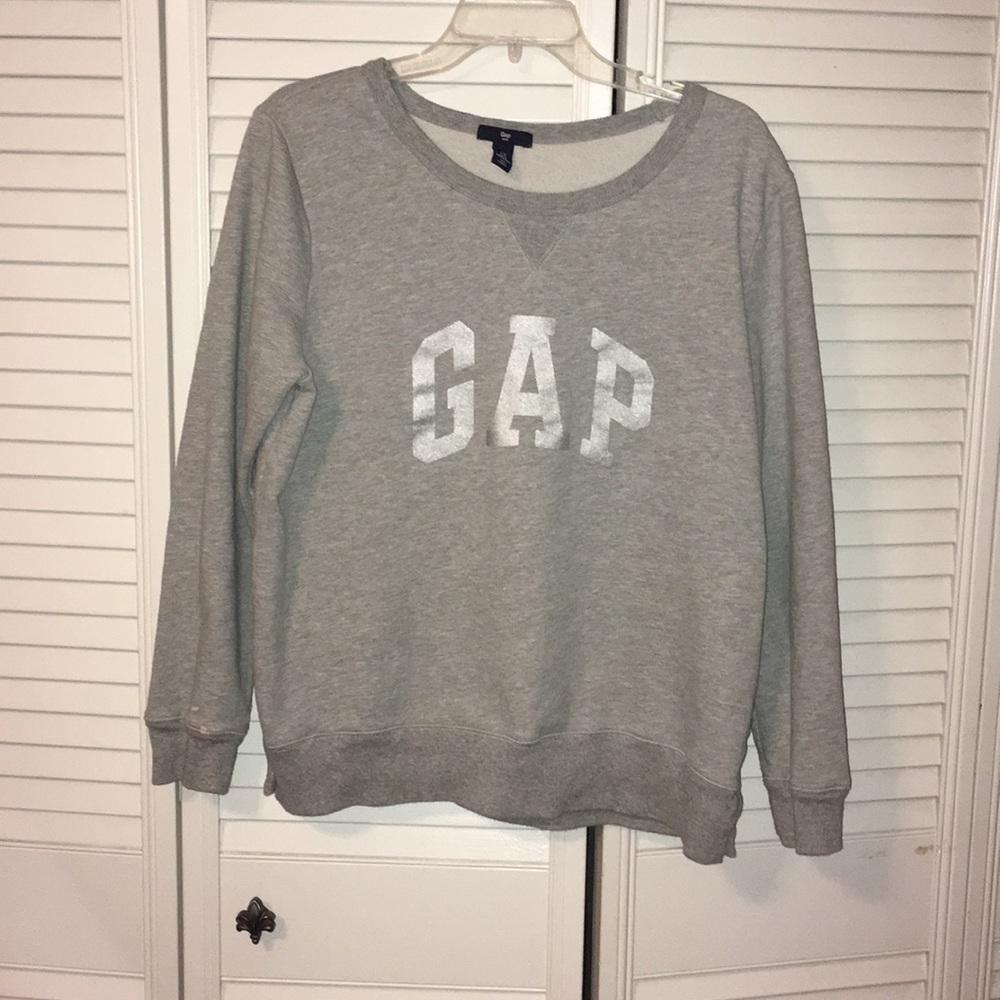 GAP sweatshirt